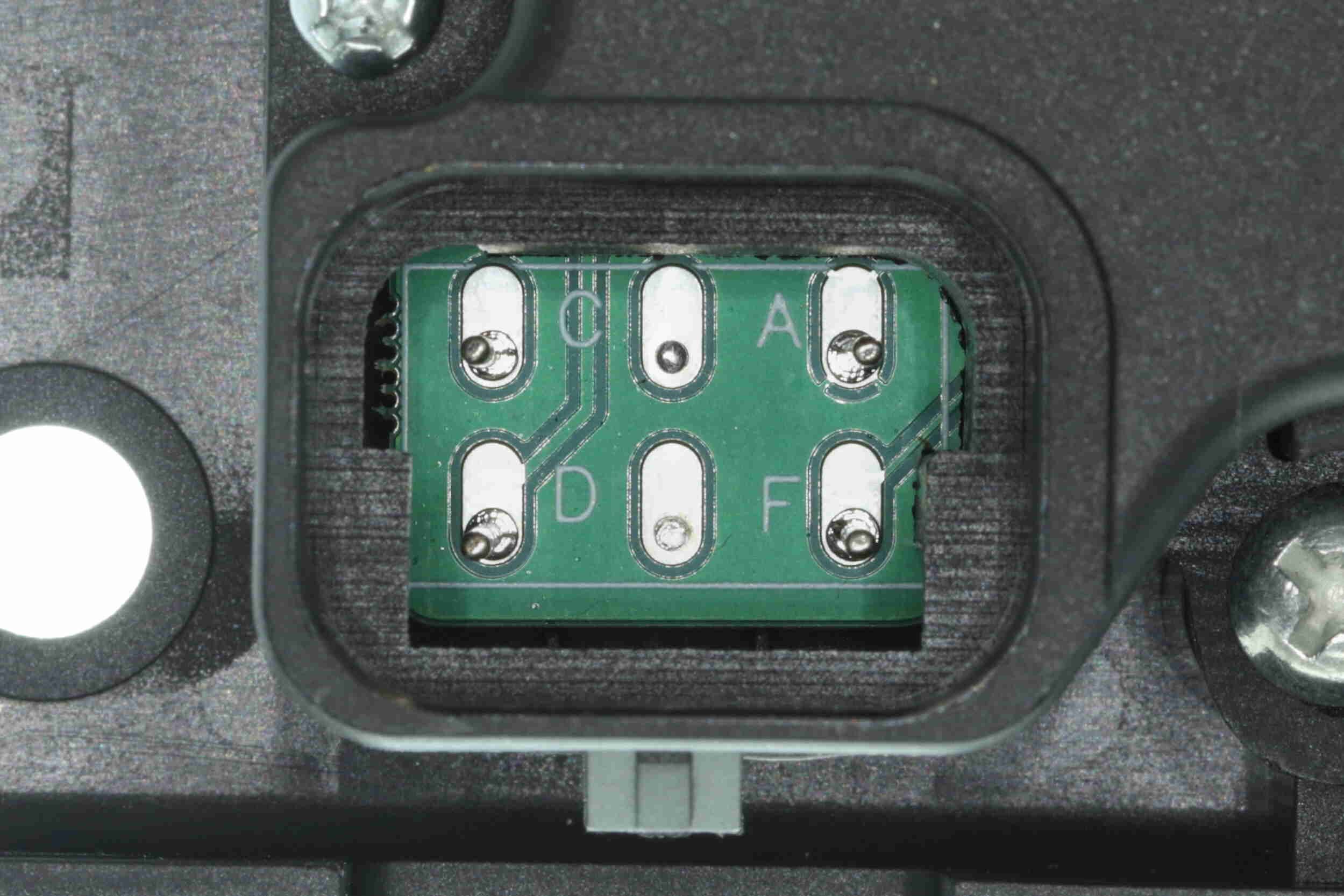 TESLA Model S 5YJS Coolant Control Valve - V58-77-0002 VEMO