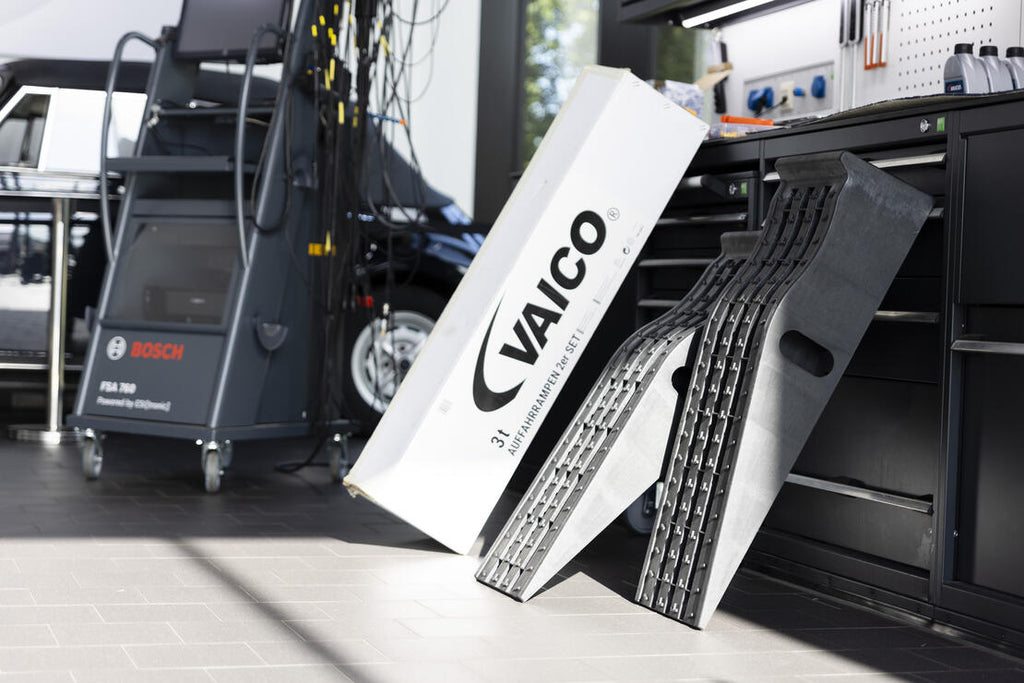 VAICO Car Ramp Set V98-65017